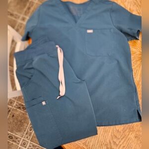Womens FIGS scrub Set In Teal